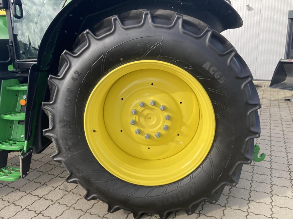 חָדָשׁ טרקטור חקלאי John Deere 6M240: תמונה 16
