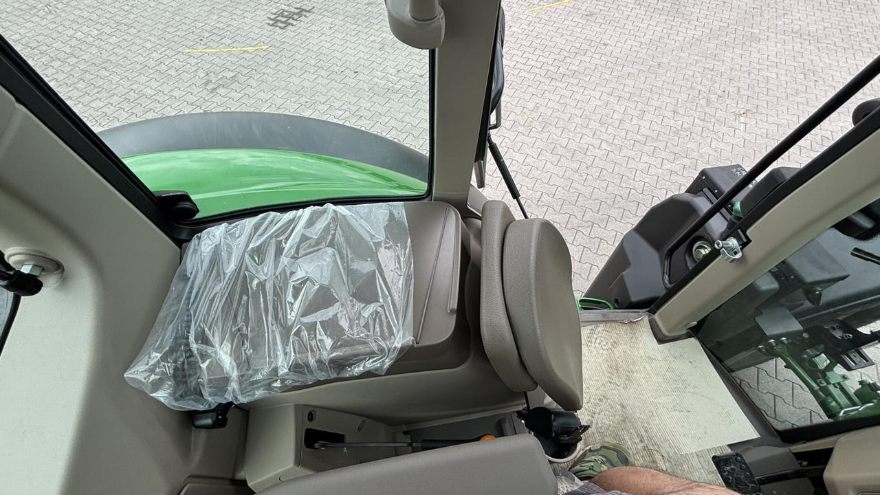 John Deere TRAKTOR 6120M MIT KABINE - טרקטור חקלאי: תמונה 5 John Deere TRAKTOR 6120M MIT KABINE - טרקטור חקלאי: תמונה 5