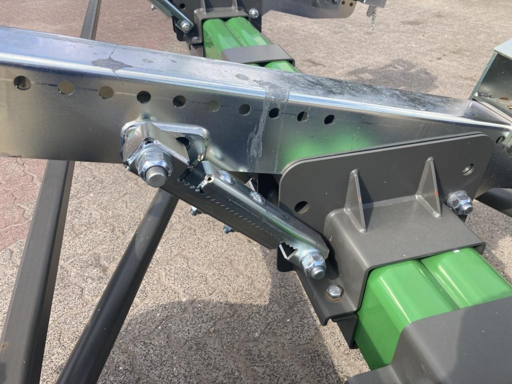 Ziegler 4WT JD HD40X - מקצרת קומבינה: תמונה 2 Ziegler 4WT JD HD40X - מקצרת קומבינה: תמונה 2