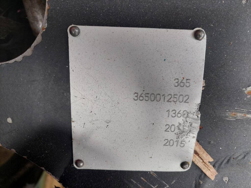 Komatsu 365.1 - ראש נופל: תמונה 2 Komatsu 365.1 - ראש נופל: תמונה 2