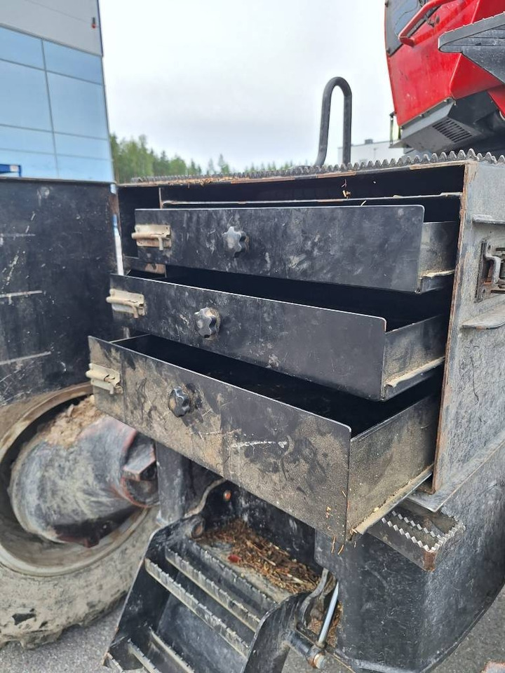 Komatsu 931 XC - מקצרת יערות: תמונה 5 Komatsu 931 XC - מקצרת יערות: תמונה 5