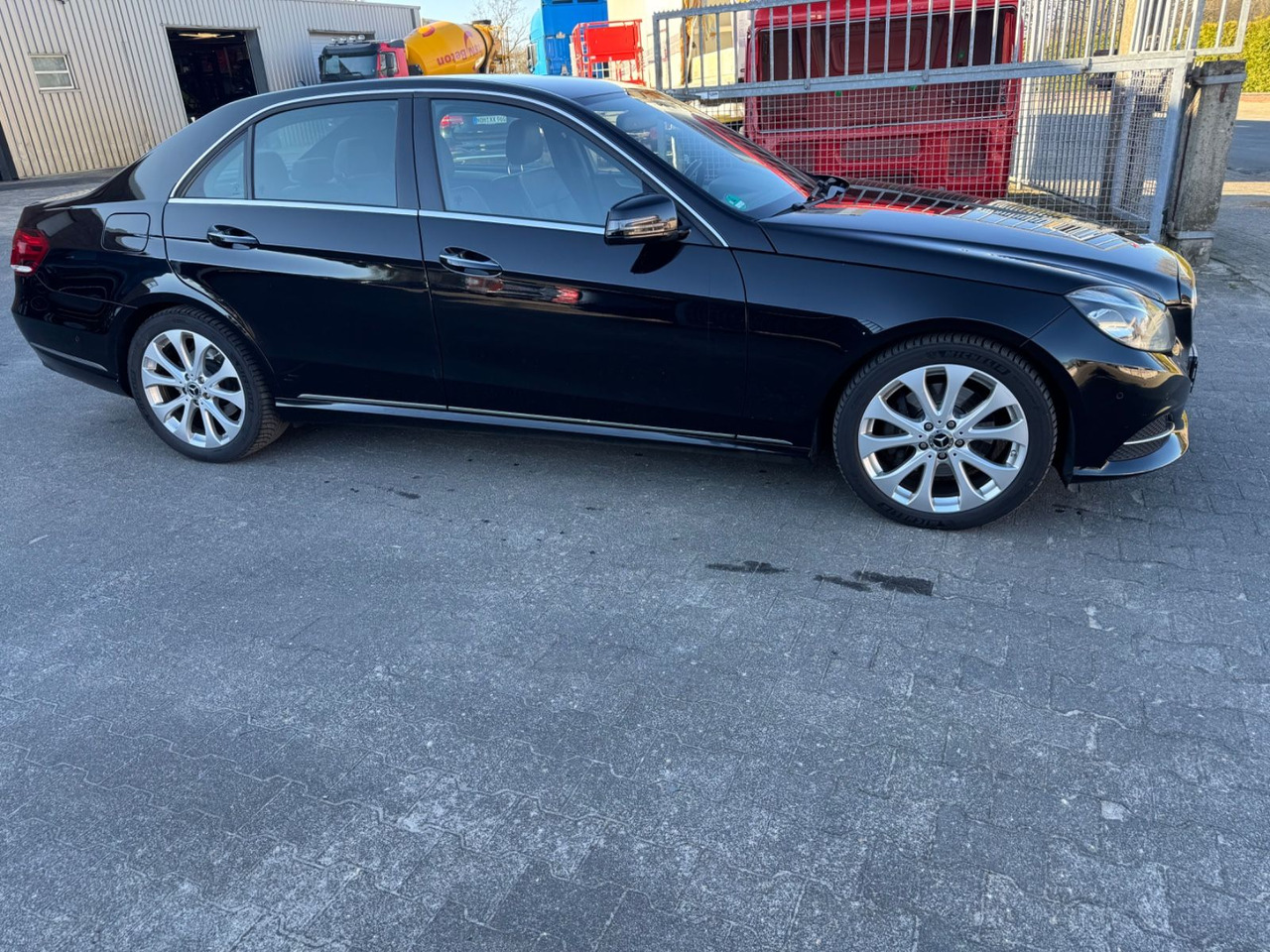 Mercedes-Benz E 350 BlueTec 4Matic Leder/Camera /AHK / Keyless - מכונית: תמונה 3 Mercedes-Benz E 350 BlueTec 4Matic Leder/Camera /AHK / Keyless - מכונית: תמונה 3