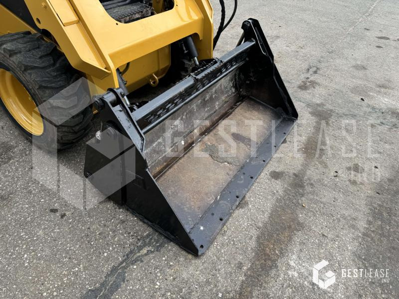 Caterpillar 236D - מעמיס היגוי החלקה: תמונה 5 Caterpillar 236D - מעמיס היגוי החלקה: תמונה 5