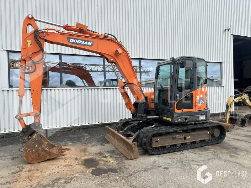 Doosan DX85R-3 - מיני מחפר: תמונה 1 Doosan DX85R-3 - מיני מחפר: תמונה 1
