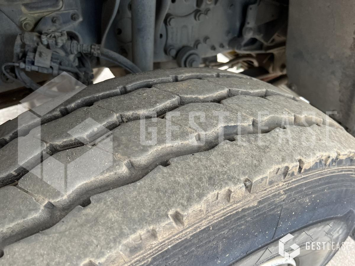 מטאטא כבישים Mercedes AXOR 1833: תמונה 9