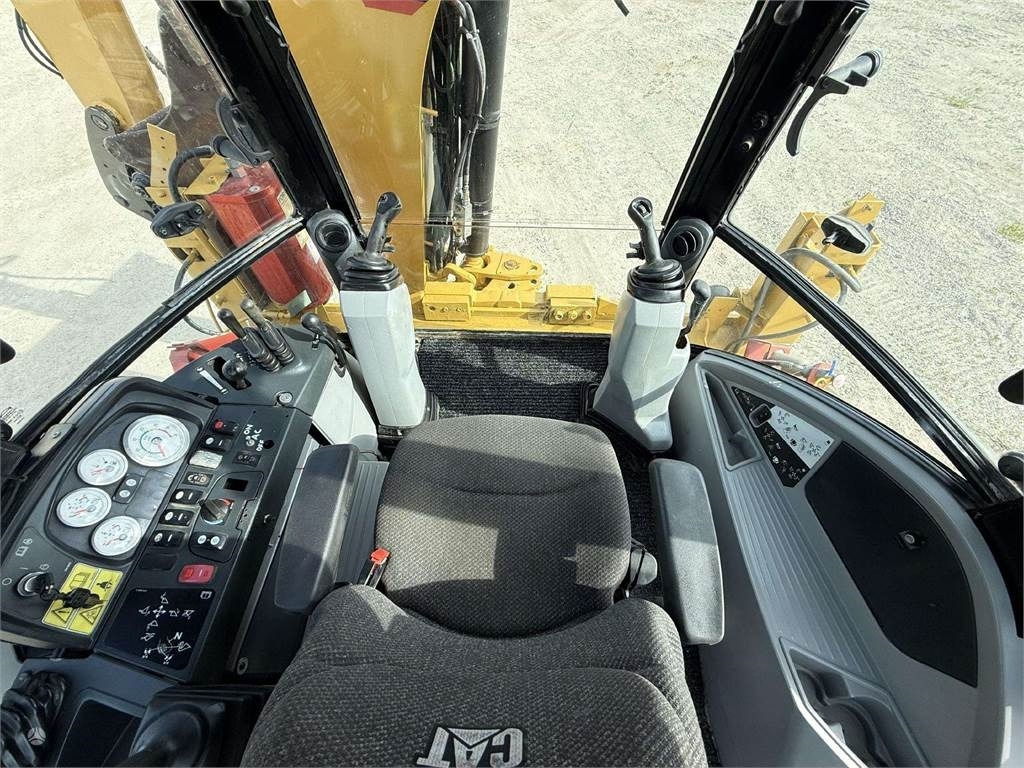 מחפרון CAT 434 E: תמונה 13