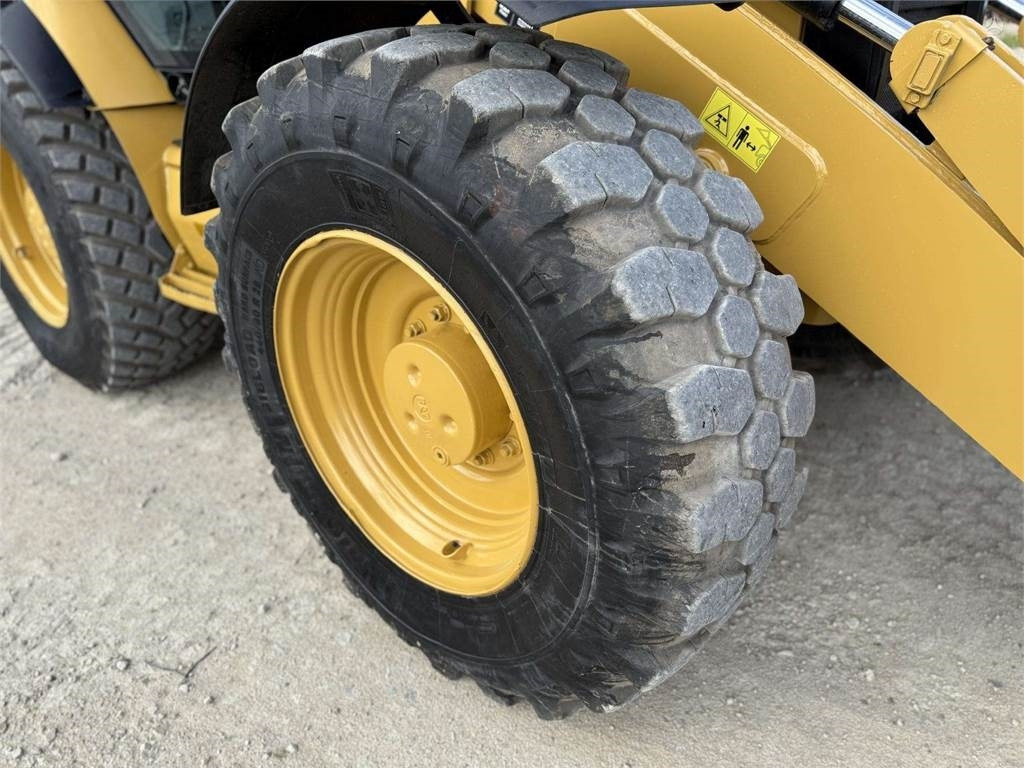 מחפרון CAT 434 E: תמונה 15