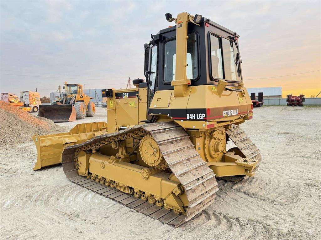 CAT D4H LGP USA MADE - דחפור: תמונה 3 CAT D4H LGP USA MADE - דחפור: תמונה 3