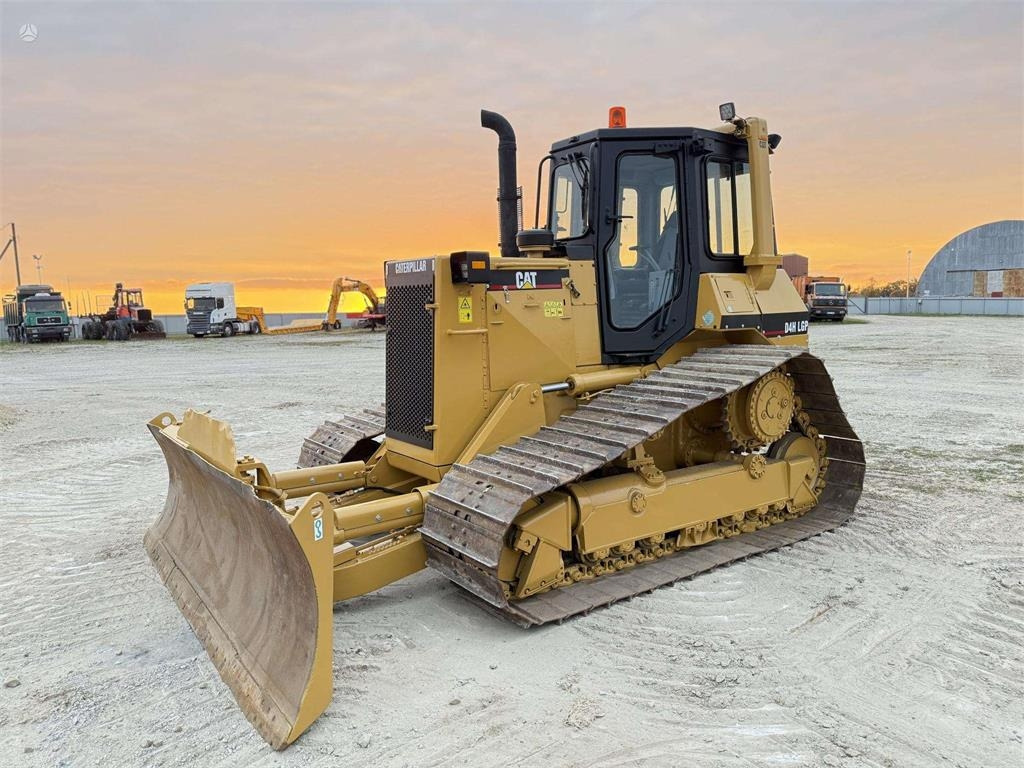 CAT D4H LGP USA MADE - דחפור: תמונה 1 CAT D4H LGP USA MADE - דחפור: תמונה 1