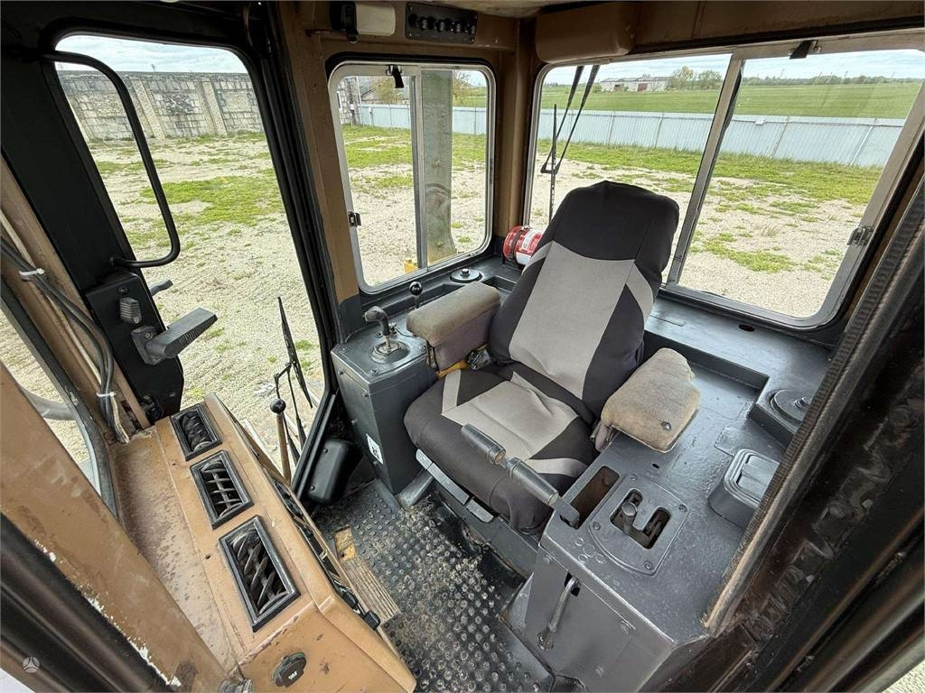 דחפור CAT D4H LGP: תמונה 24