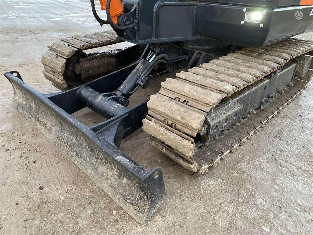 מיני מחפר Doosan DX 60 C: תמונה 9
