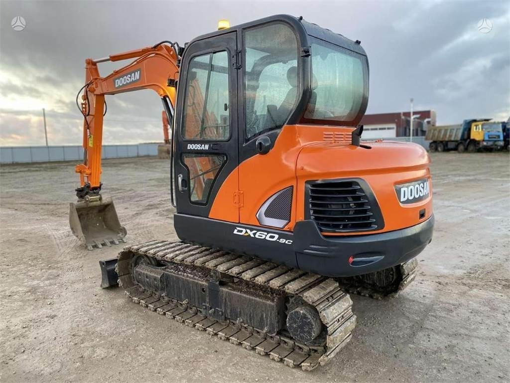 Doosan DX 60 C - מיני מחפר: תמונה 3 Doosan DX 60 C - מיני מחפר: תמונה 3