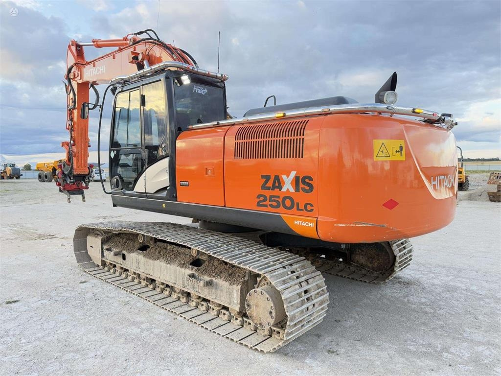 Hitachi ZX 250 LC-5B ROTOTILT TOP COND - מחפר סורק: תמונה 3 Hitachi ZX 250 LC-5B ROTOTILT TOP COND - מחפר סורק: תמונה 3