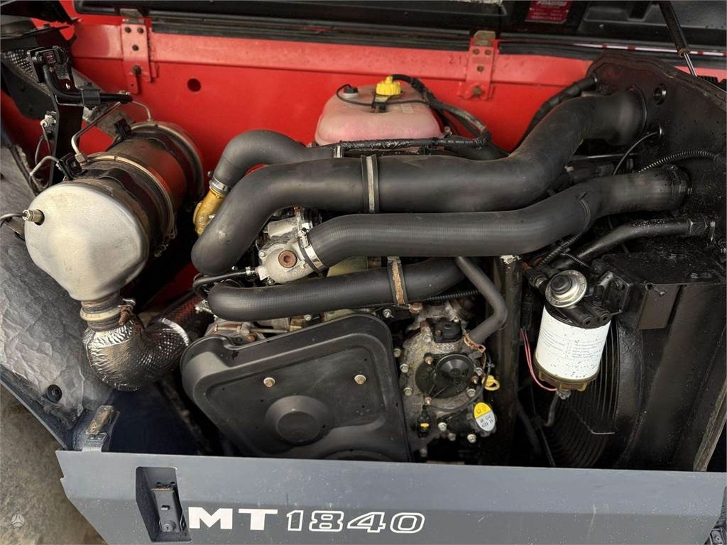 הַחכָּרָה Manitou MT 1840 bucket + forks Manitou MT 1840 bucket + forks: תמונה 21 הַחכָּרָה Manitou MT 1840 bucket + forks Manitou MT 1840 bucket + forks: תמונה 21