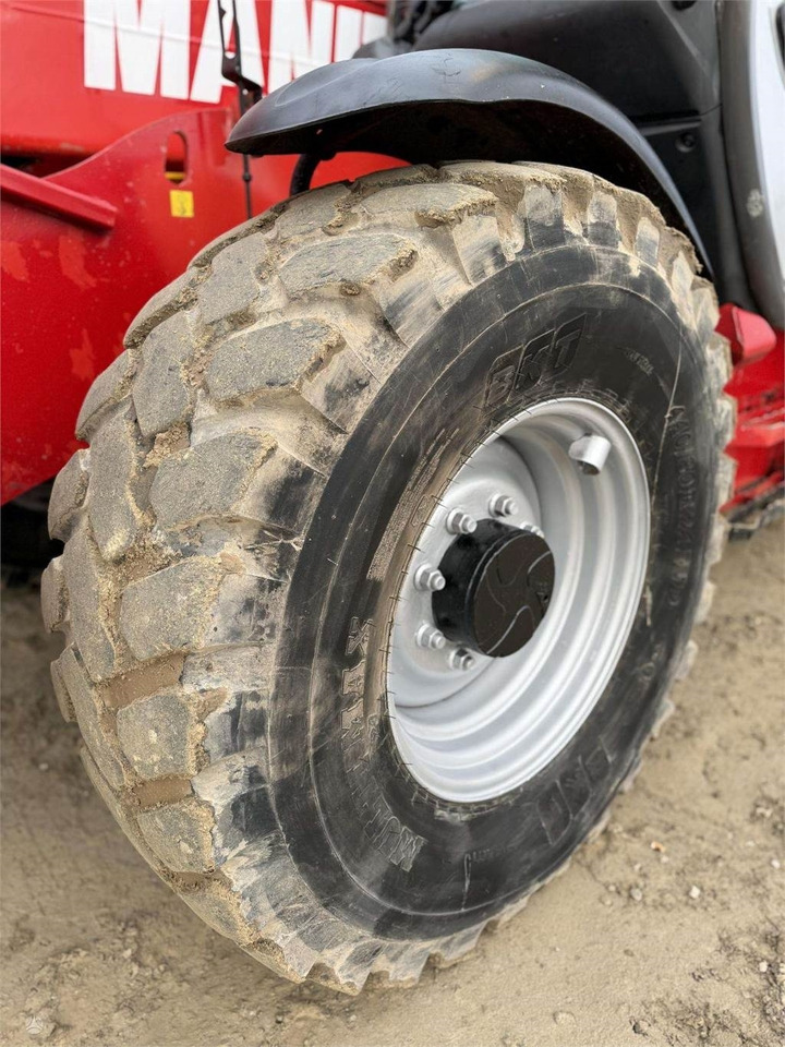 הַחכָּרָה Manitou MT 1840 bucket + forks Manitou MT 1840 bucket + forks: תמונה 22 הַחכָּרָה Manitou MT 1840 bucket + forks Manitou MT 1840 bucket + forks: תמונה 22