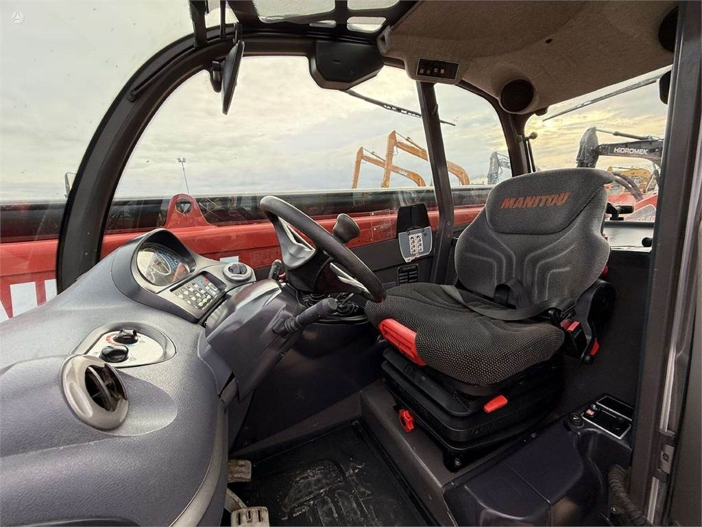 הַחכָּרָה Manitou MT 1840 bucket + forks Manitou MT 1840 bucket + forks: תמונה 15 הַחכָּרָה Manitou MT 1840 bucket + forks Manitou MT 1840 bucket + forks: תמונה 15