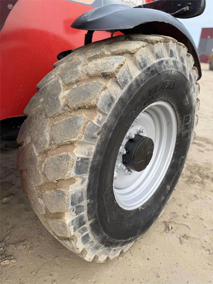 הַחכָּרָה Manitou MT 1840 bucket + forks Manitou MT 1840 bucket + forks: תמונה 24 הַחכָּרָה Manitou MT 1840 bucket + forks Manitou MT 1840 bucket + forks: תמונה 24