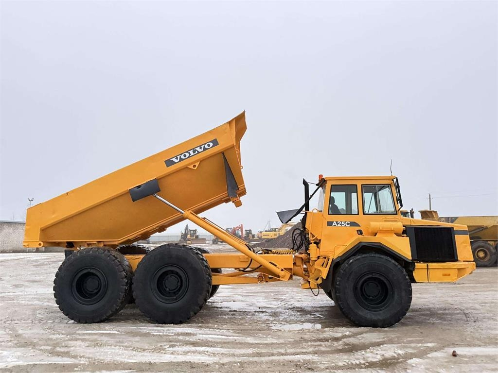 Volvo A25C - מסיר פסולת מפרקי: תמונה 2 Volvo A25C - מסיר פסולת מפרקי: תמונה 2
