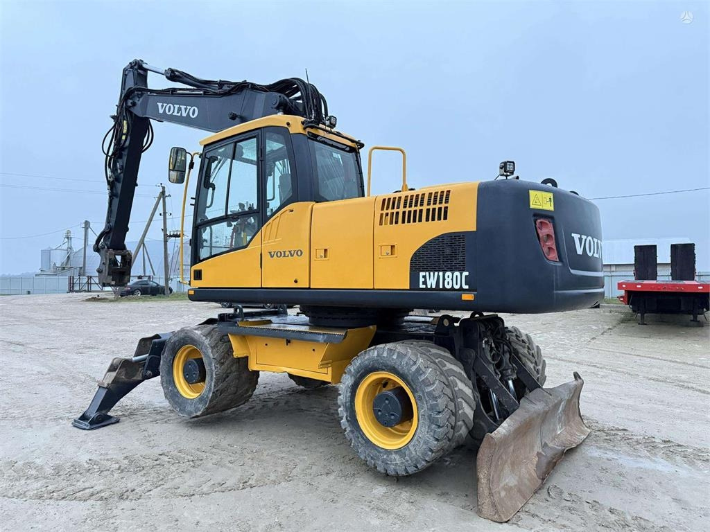 Volvo EW 180 C - מחפר גלגלים: תמונה 1 Volvo EW 180 C - מחפר גלגלים: תמונה 1