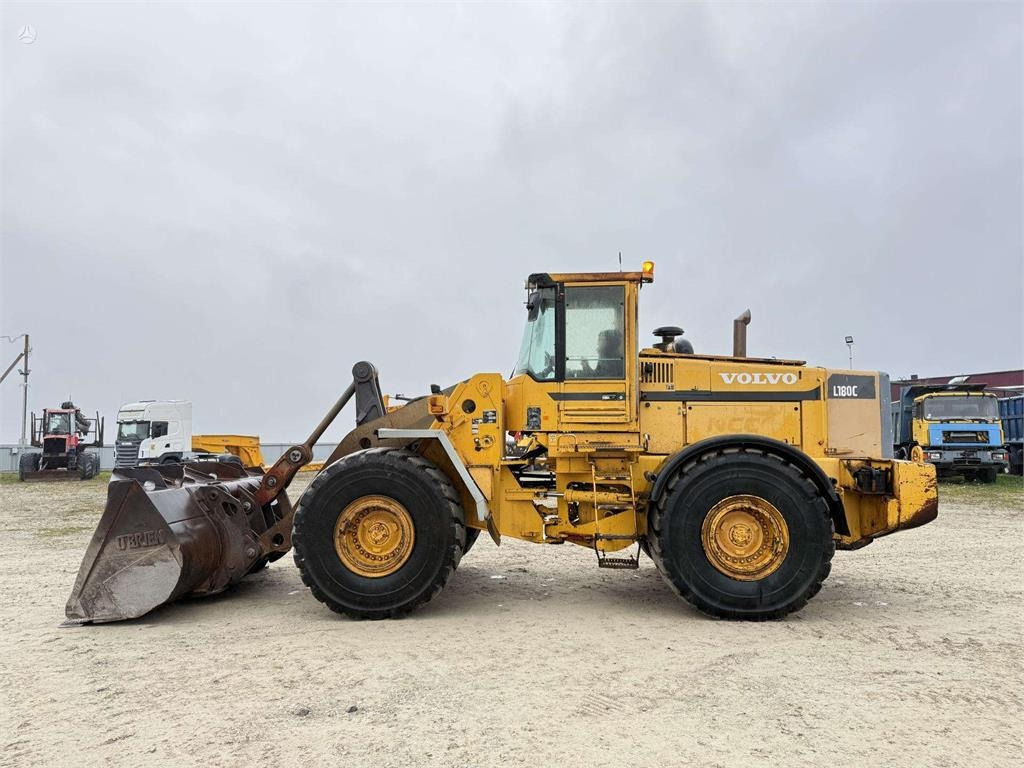 Volvo L180C quick coupler - מעמיס גלגלים: תמונה 2 Volvo L180C quick coupler - מעמיס גלגלים: תמונה 2