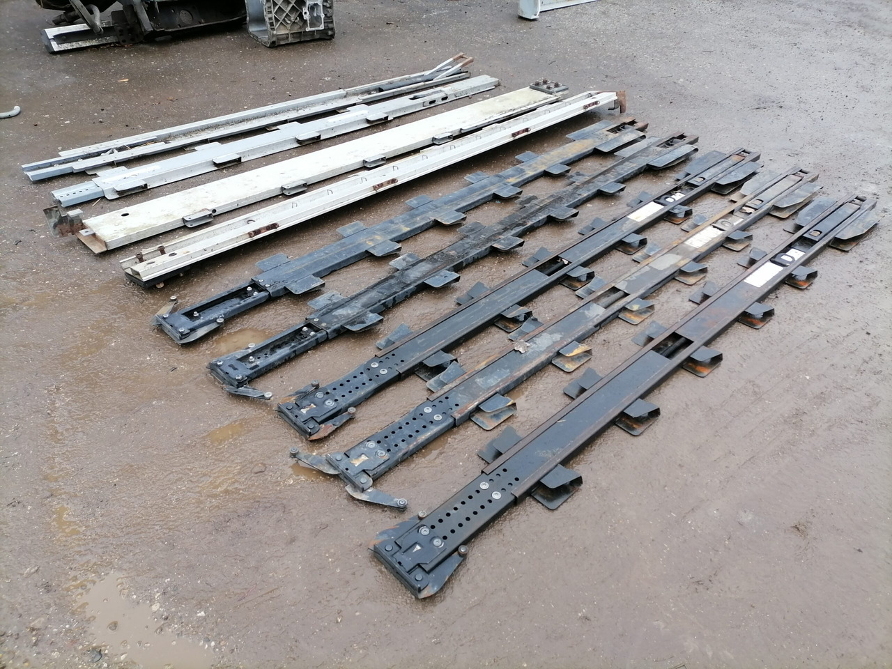 KRONE Haagise tugipostid 515068374 - חלק אוניברסלי עבור משאית: תמונה 1 KRONE Haagise tugipostid 515068374 - חלק אוניברסלי עבור משאית: תמונה 1