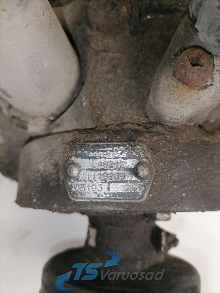 MAN Air dryer LA8212 - שסתום בלמים עבור משאית: תמונה 4 MAN Air dryer LA8212 - שסתום בלמים עבור משאית: תמונה 4