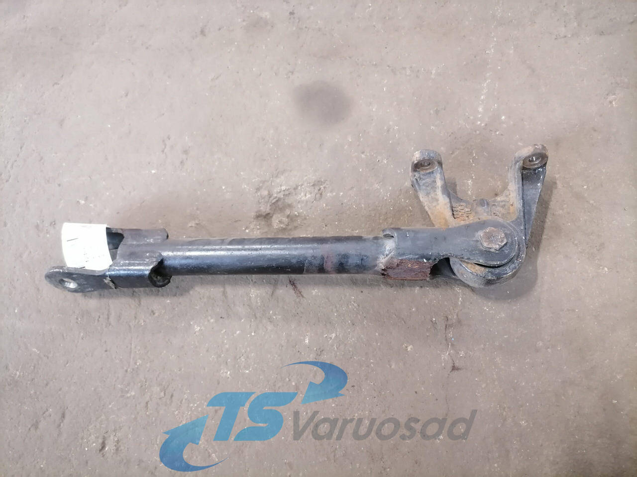 MAN Anti roll bar bracket 81437185111 - סרגל נגד גלגול עבור משאית: תמונה 2 MAN Anti roll bar bracket 81437185111 - סרגל נגד גלגול עבור משאית: תמונה 2