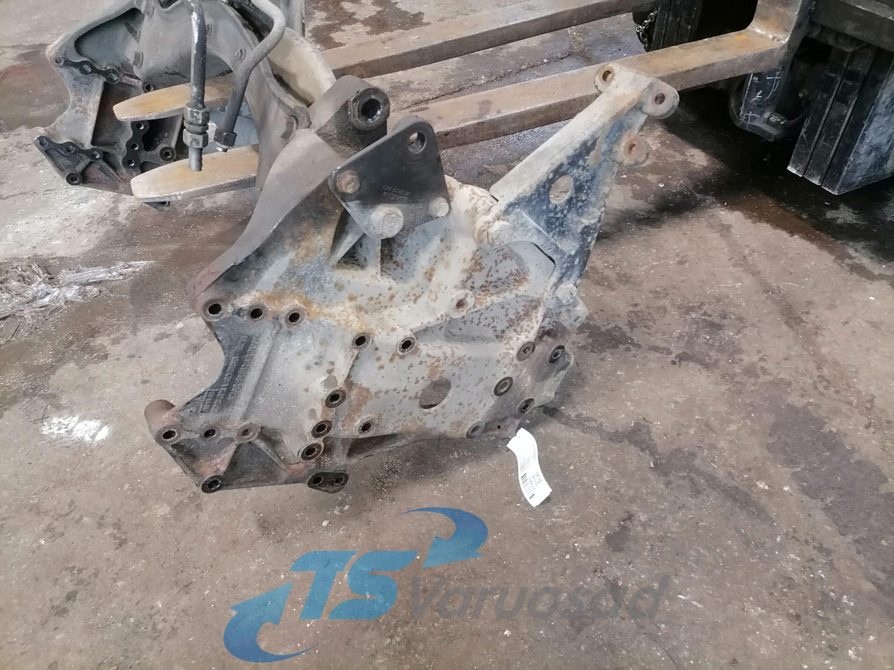 MAN Bracket 81413133021 - מסגרת/ שלדה עבור משאית: תמונה 1 MAN Bracket 81413133021 - מסגרת/ שלדה עבור משאית: תמונה 1