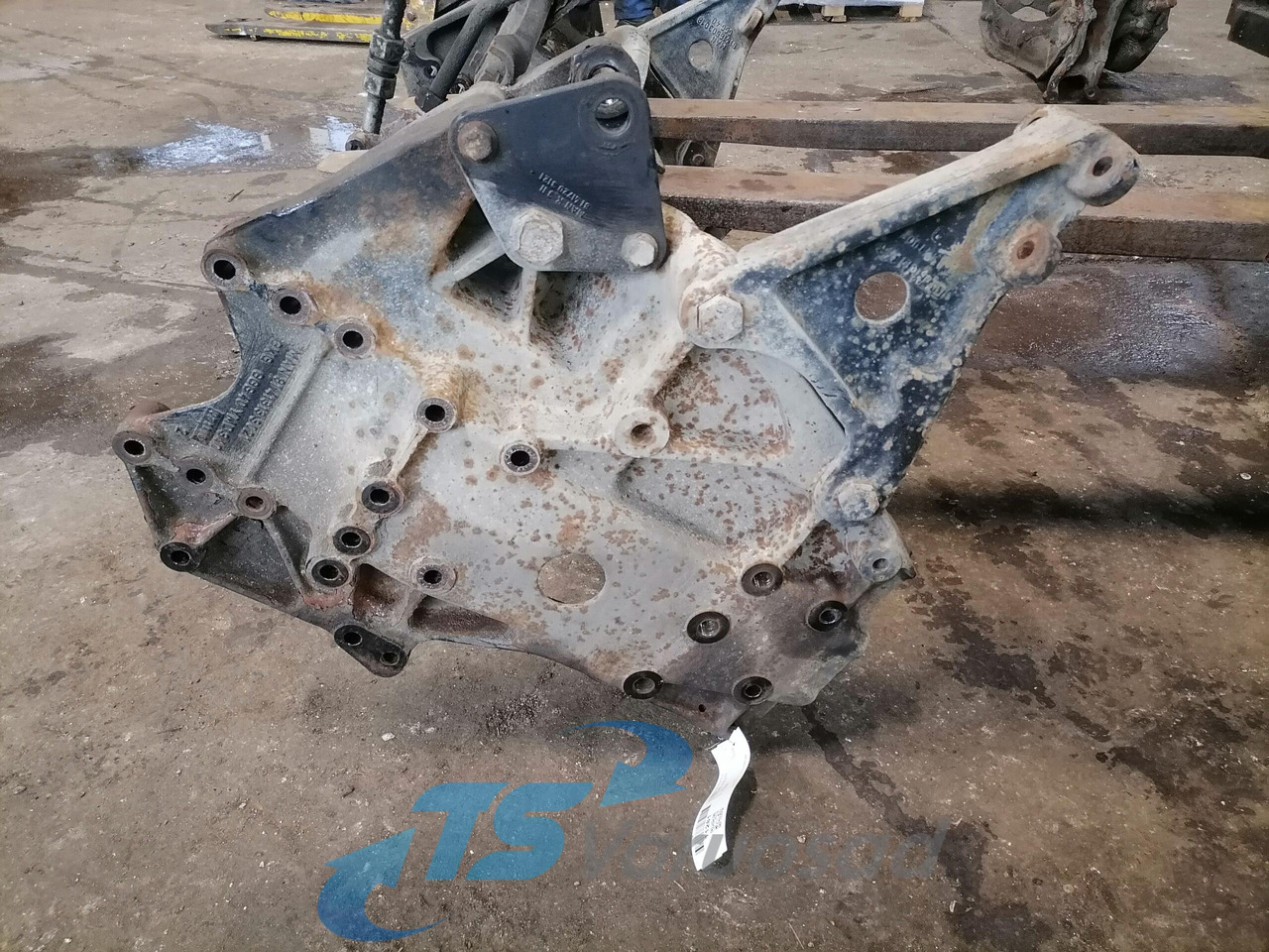 MAN Bracket 81413133021 - מסגרת/ שלדה עבור משאית: תמונה 2 MAN Bracket 81413133021 - מסגרת/ שלדה עבור משאית: תמונה 2