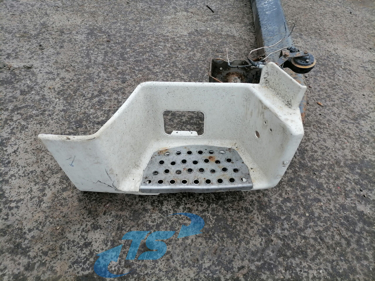 MAN Bumper 81416505013 - פגוש עבור משאית: תמונה 4 MAN Bumper 81416505013 - פגוש עבור משאית: תמונה 4