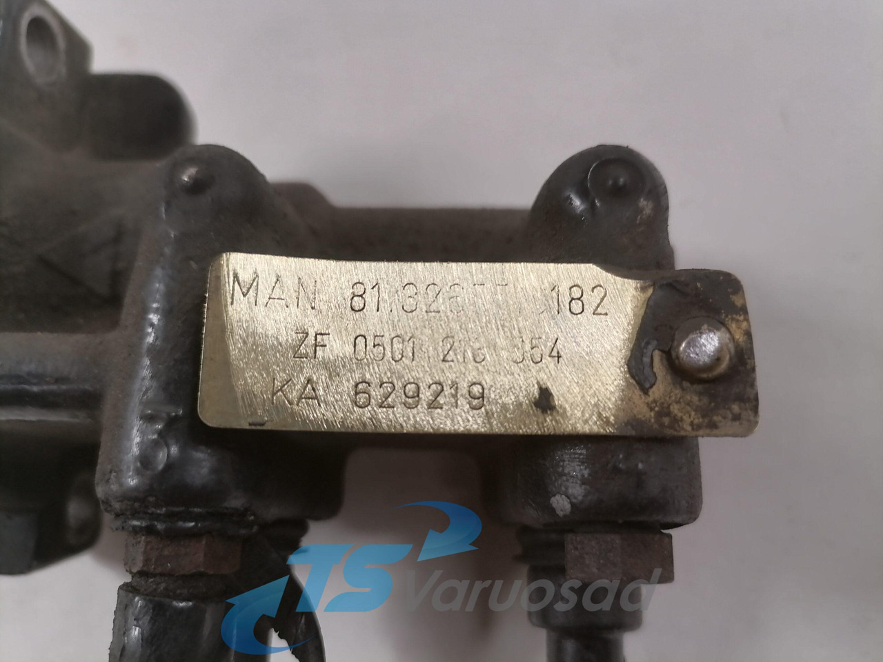 MAN Gear control 81326556182 - תיבת הילוכים וחלקים עבור משאית: תמונה 4 MAN Gear control 81326556182 - תיבת הילוכים וחלקים עבור משאית: תמונה 4