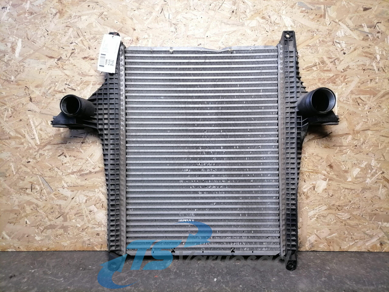 MAN Intercooler radiator 81061006556 - מקרר פנימי עבור משאית: תמונה 1 MAN Intercooler radiator 81061006556 - מקרר פנימי עבור משאית: תמונה 1