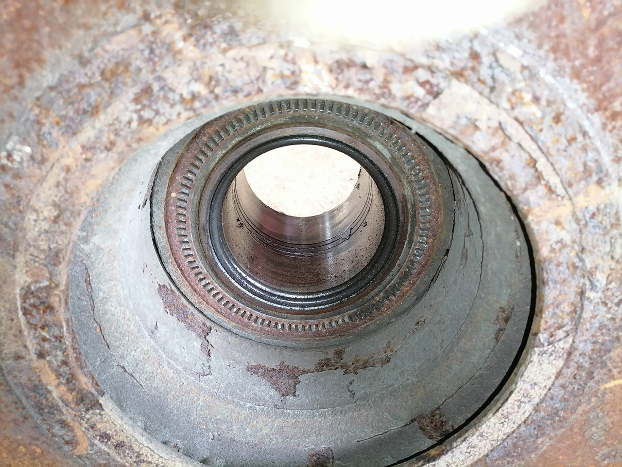 MAN Rear axel hub 81357013155 - רכזת גלגלים עבור משאית: תמונה 3 MAN Rear axel hub 81357013155 - רכזת גלגלים עבור משאית: תמונה 3