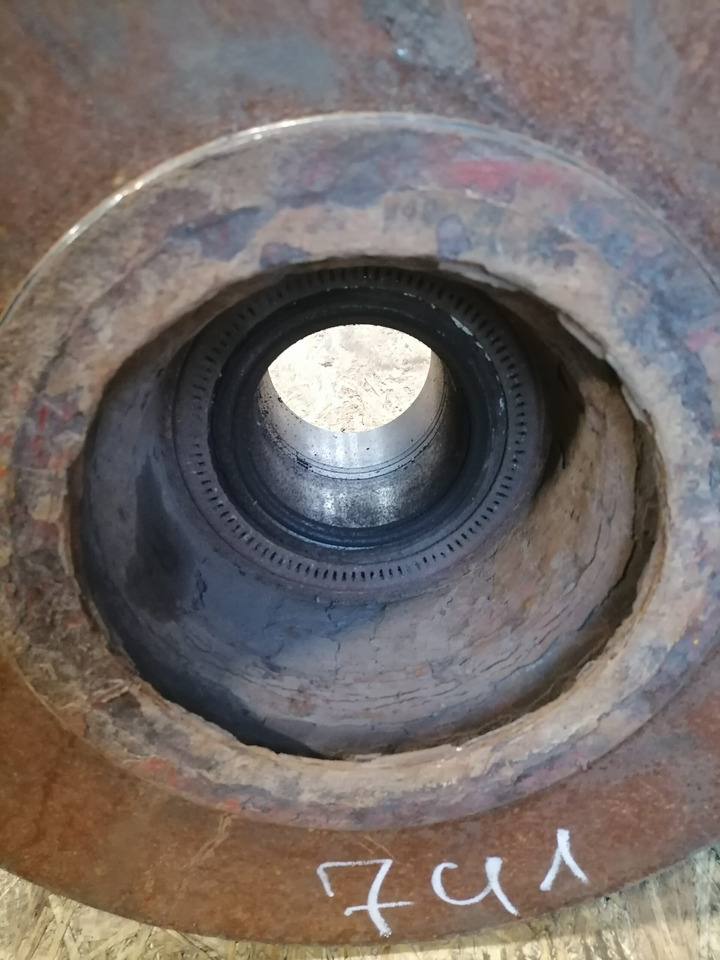 MAN Rear axel hub 81357013155 - רכזת גלגלים עבור משאית: תמונה 2 MAN Rear axel hub 81357013155 - רכזת גלגלים עבור משאית: תמונה 2