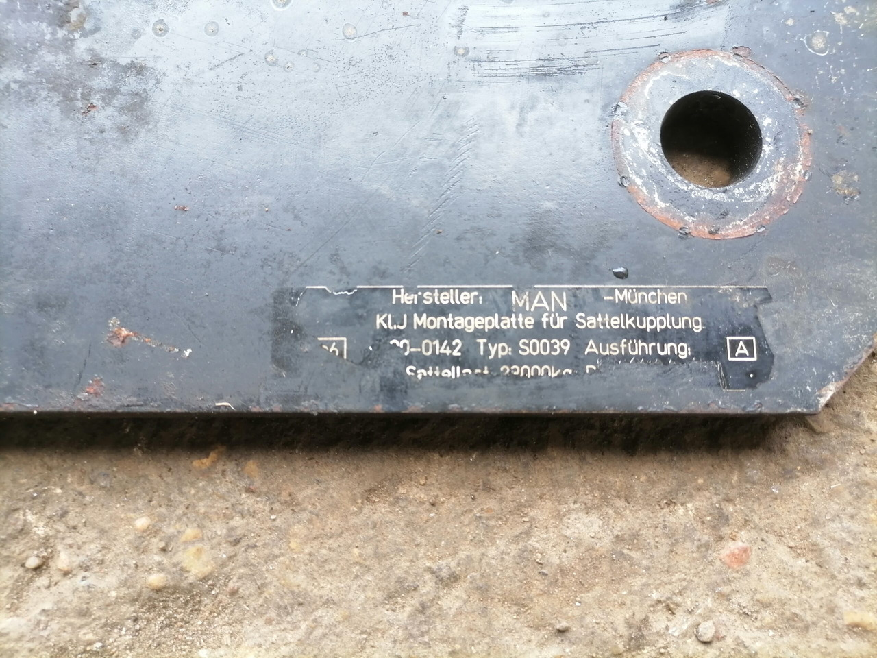 MAN Saddle plate 81427150036 - מצמד גלגל חמישי עבור משאית: תמונה 4 MAN Saddle plate 81427150036 - מצמד גלגל חמישי עבור משאית: תמונה 4