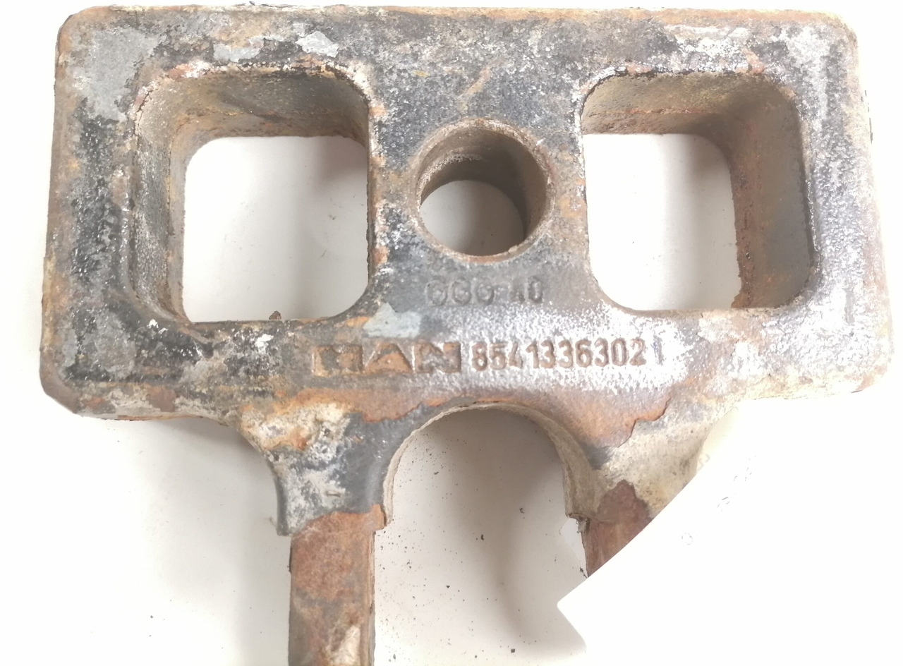 MAN Shock absorber mounting 85413363021 - מתלה עבור משאית: תמונה 2 MAN Shock absorber mounting 85413363021 - מתלה עבור משאית: תמונה 2