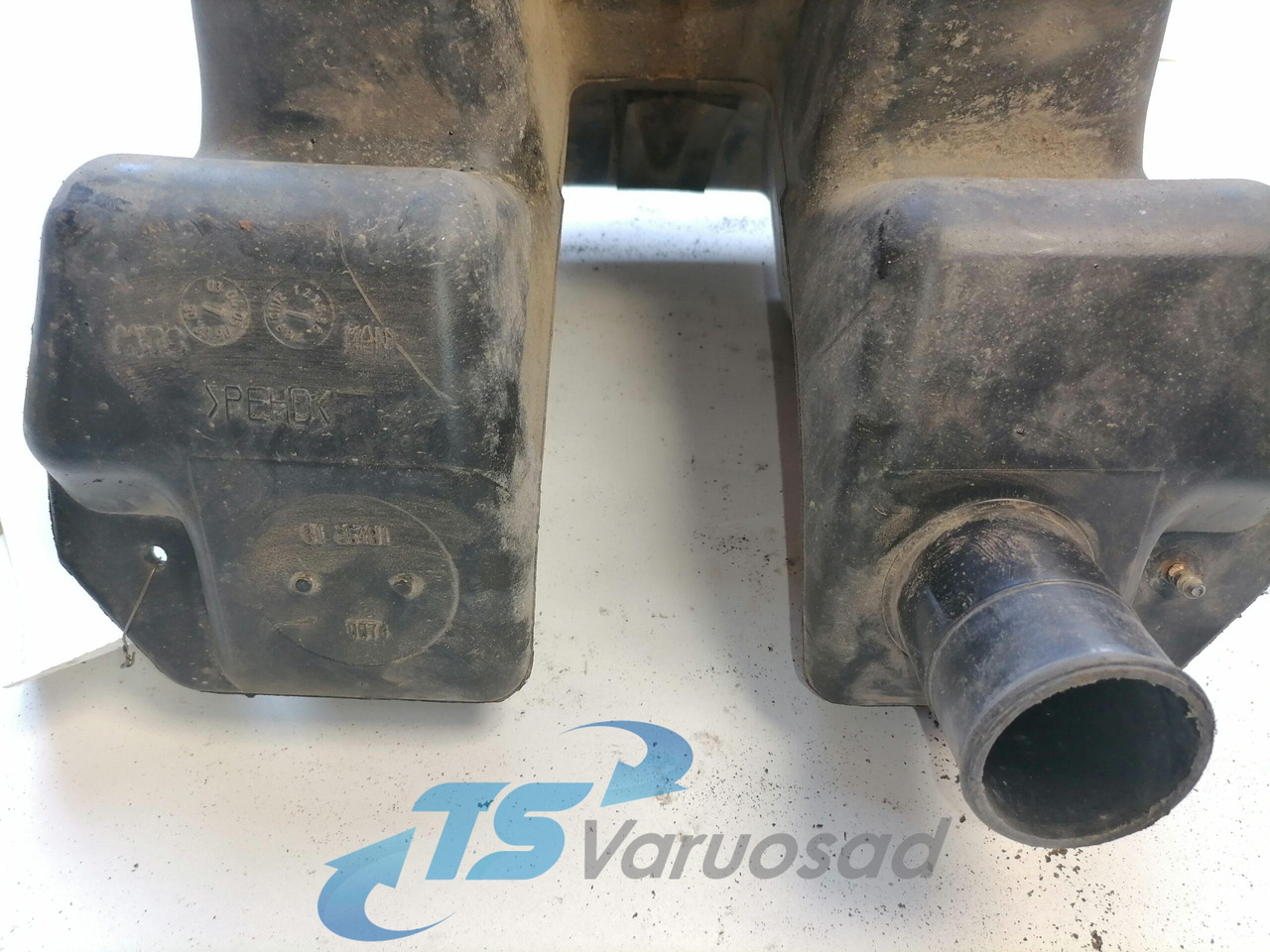 MAN Windscreen washer fluid tank 81264810074 - מגב עבור משאית: תמונה 3 MAN Windscreen washer fluid tank 81264810074 - מגב עבור משאית: תמונה 3