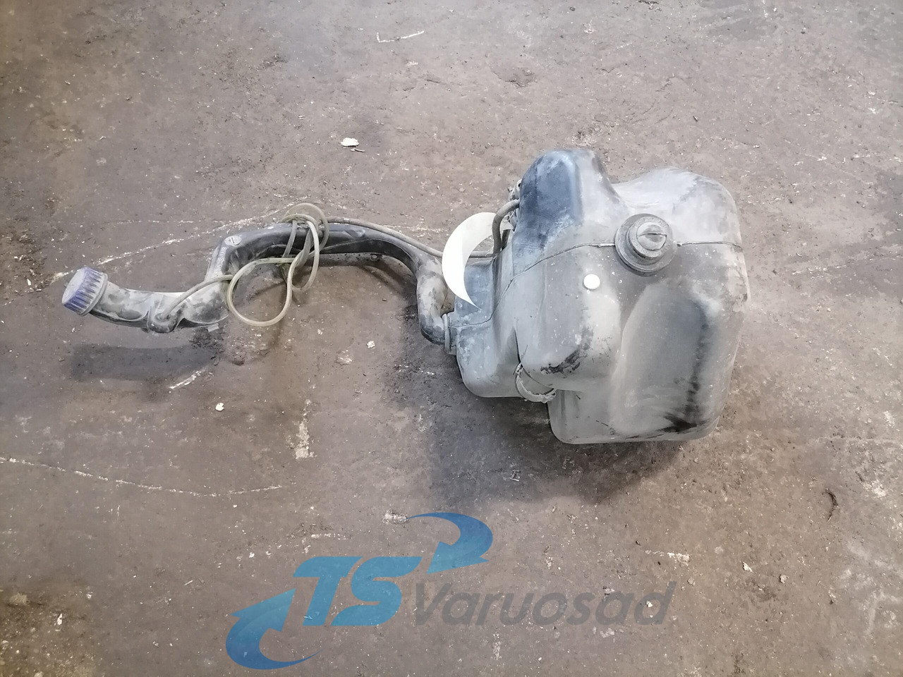MAN Windscreen washer fluid tank 81264810079 - מגב עבור משאית: תמונה 4 MAN Windscreen washer fluid tank 81264810079 - מגב עבור משאית: תמונה 4