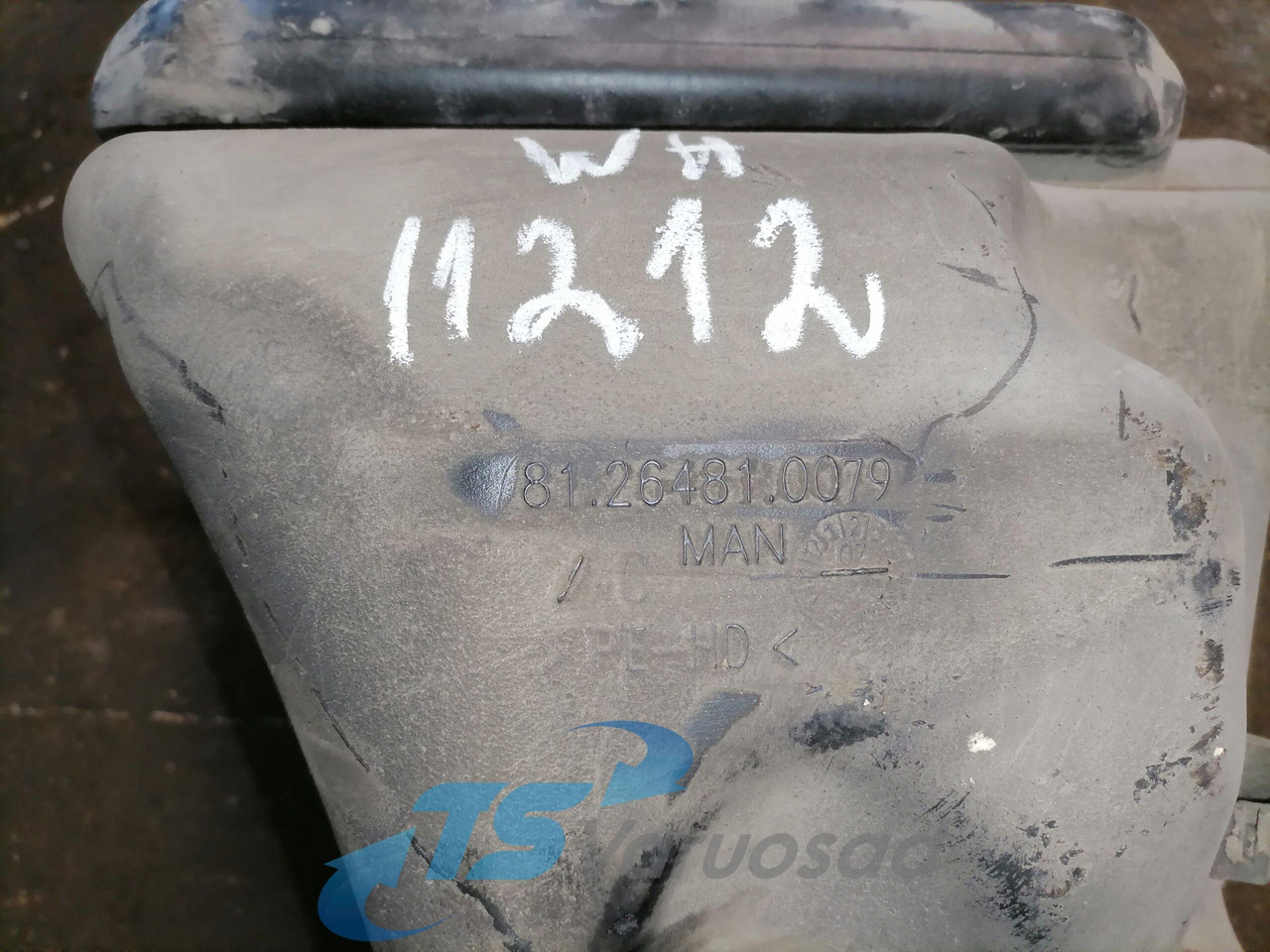MAN Windscreen washer fluid tank 81264810079 - מגב עבור משאית: תמונה 2 MAN Windscreen washer fluid tank 81264810079 - מגב עבור משאית: תמונה 2