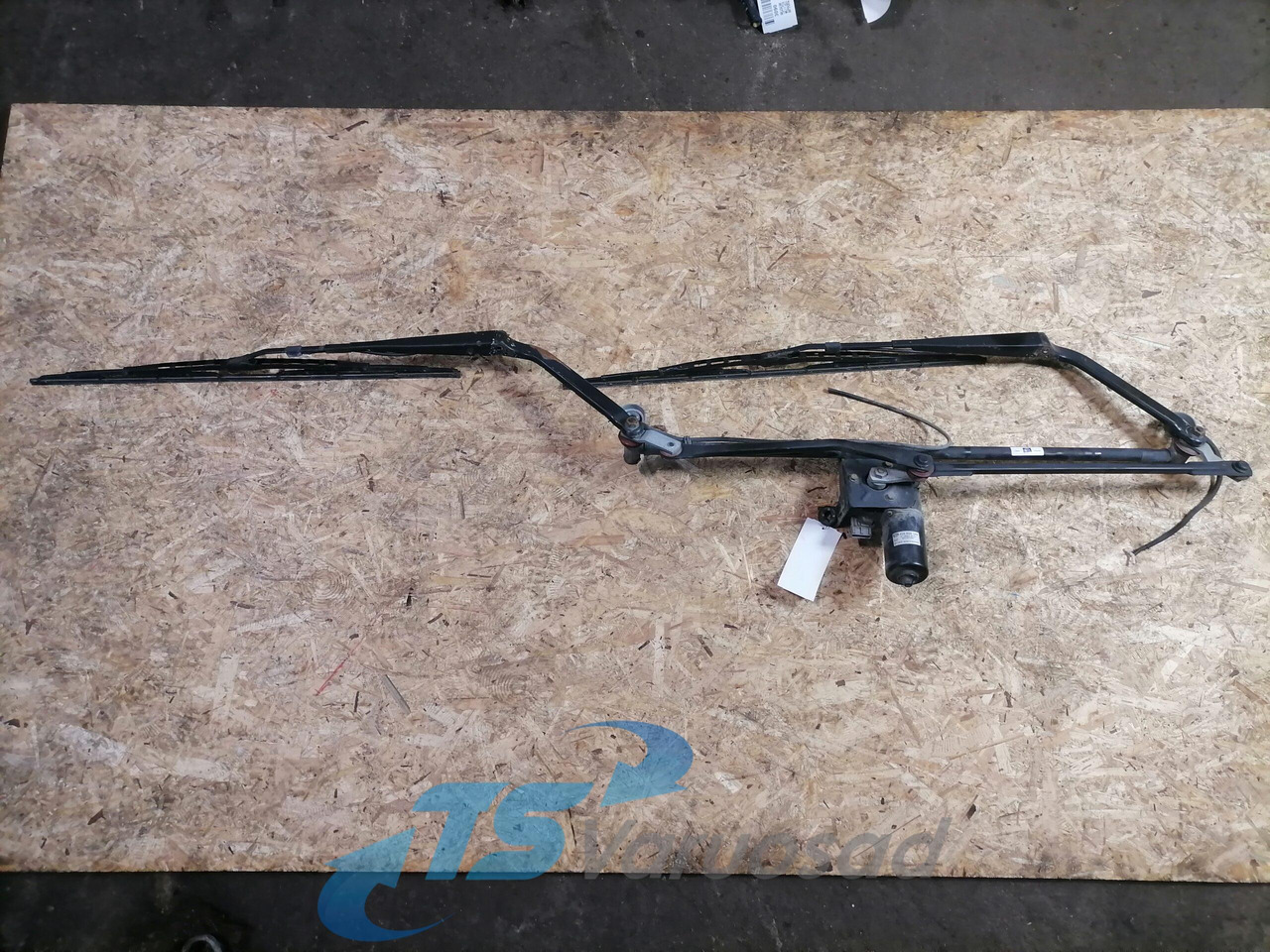 MAN Wiper frame 335013 - מגב עבור משאית: תמונה 4 MAN Wiper frame 335013 - מגב עבור משאית: תמונה 4