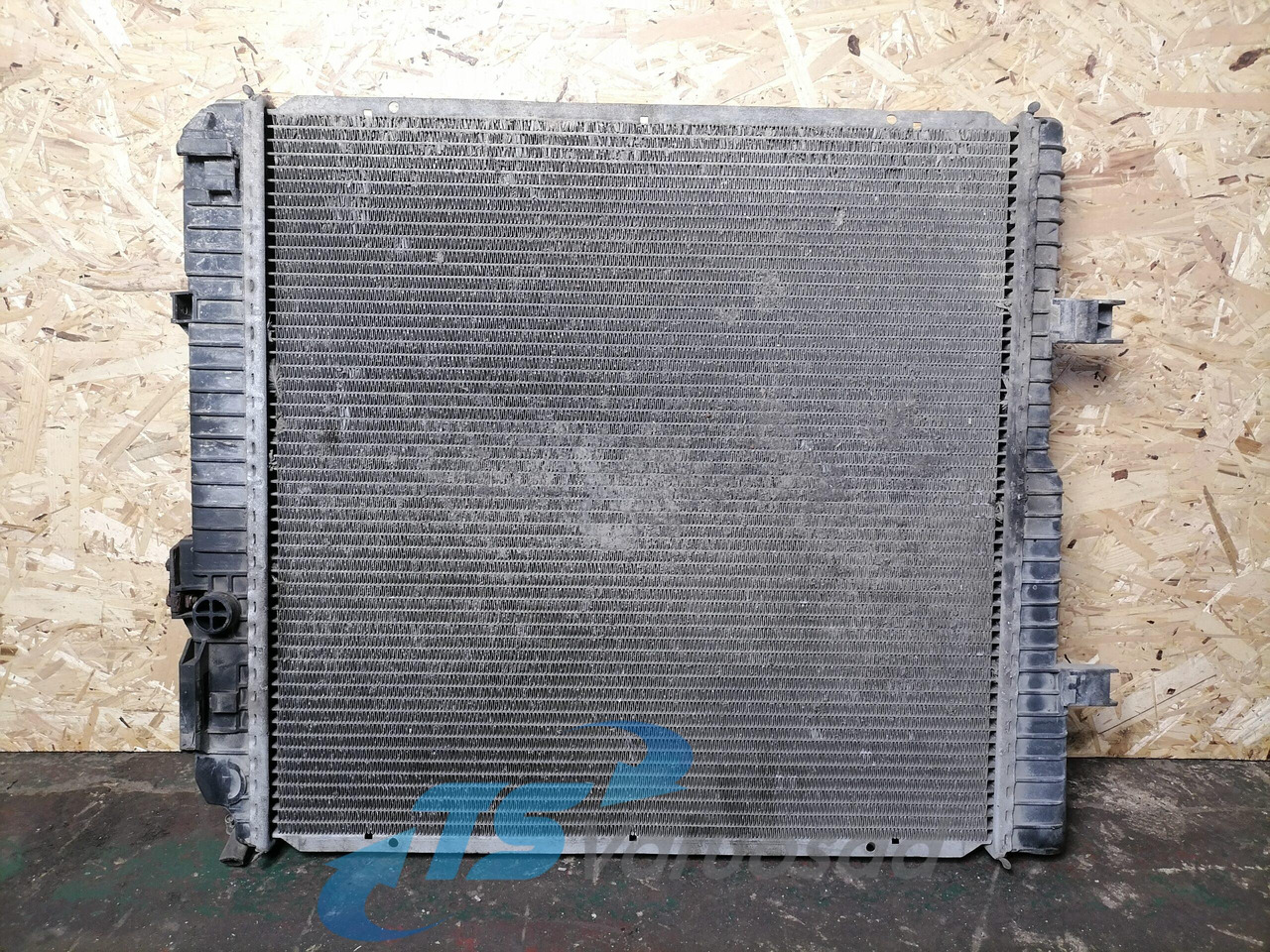MB Cooling radiator A9705000403 - רדיאטור עבור משאית: תמונה 2 MB Cooling radiator A9705000403 - רדיאטור עבור משאית: תמונה 2