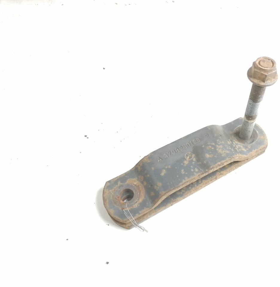MB Spring shackle A9703250120 - מתלה עבור משאית: תמונה 2 MB Spring shackle A9703250120 - מתלה עבור משאית: תמונה 2