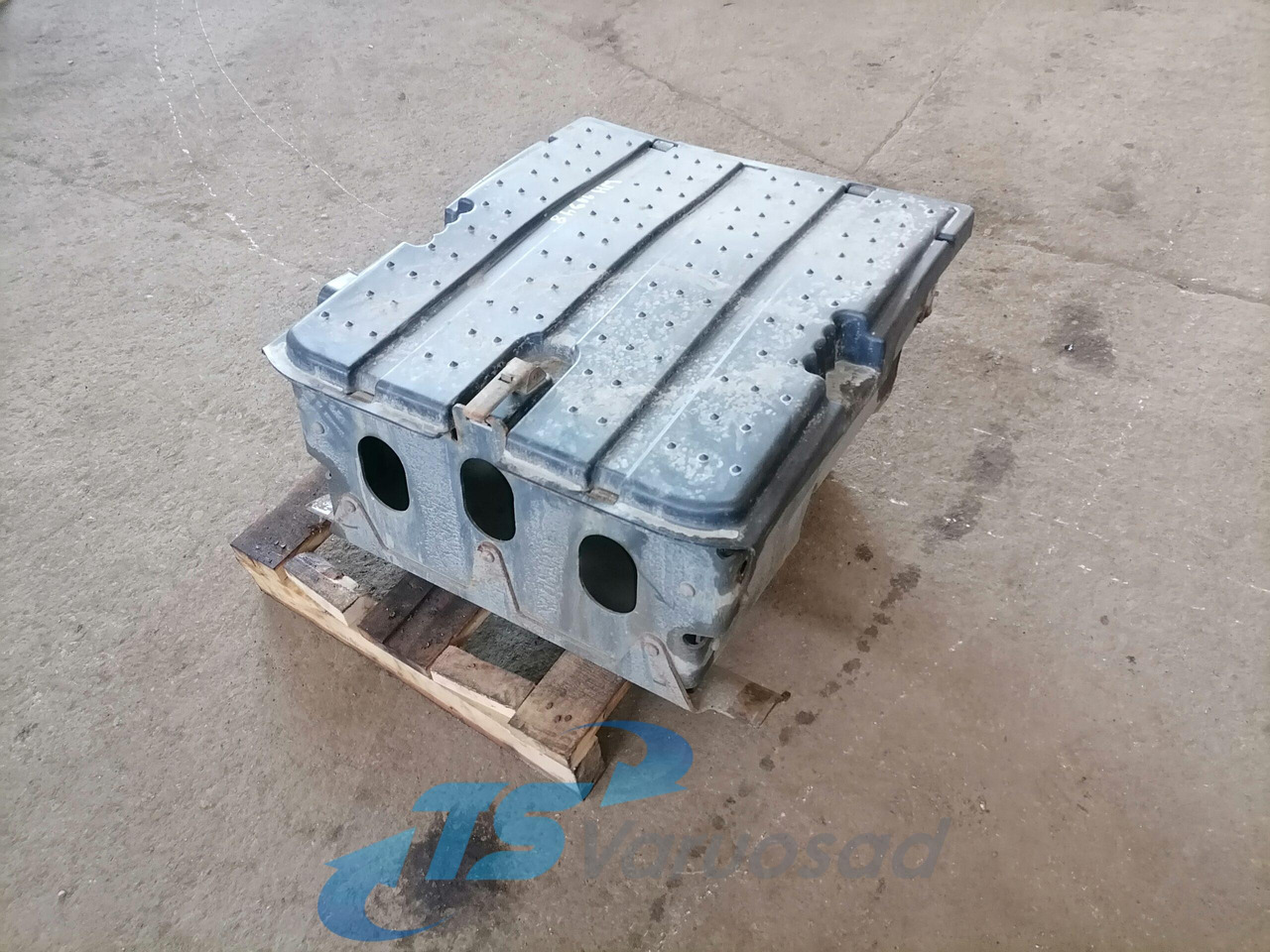 Mercedes-Benz Battery box A9304200268 - מצבר עבור משאית: תמונה 1 Mercedes-Benz Battery box A9304200268 - מצבר עבור משאית: תמונה 1