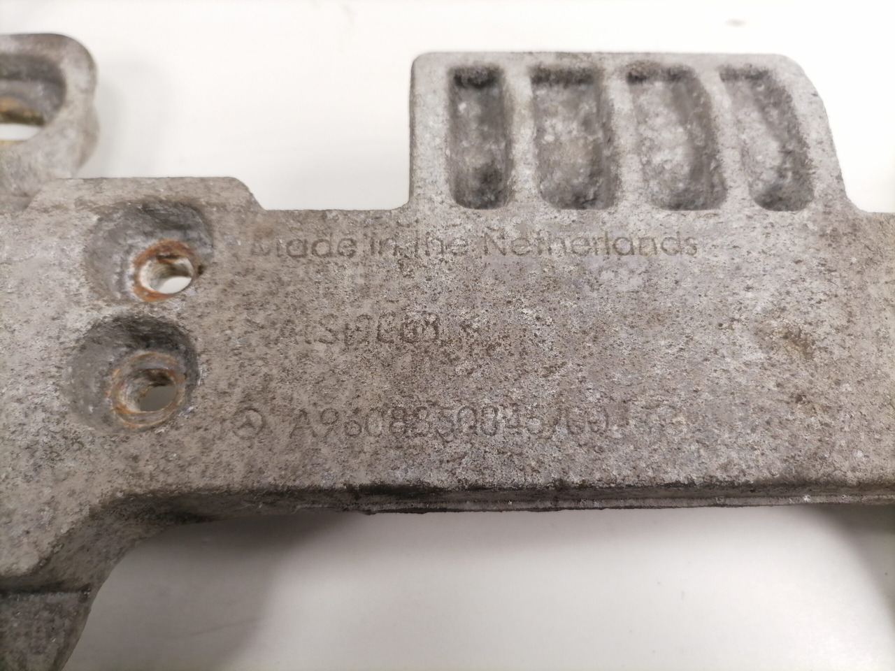 Mercedes-Benz Bracket A9608801265 - מסגרת/ שלדה עבור משאית: תמונה 2 Mercedes-Benz Bracket A9608801265 - מסגרת/ שלדה עבור משאית: תמונה 2