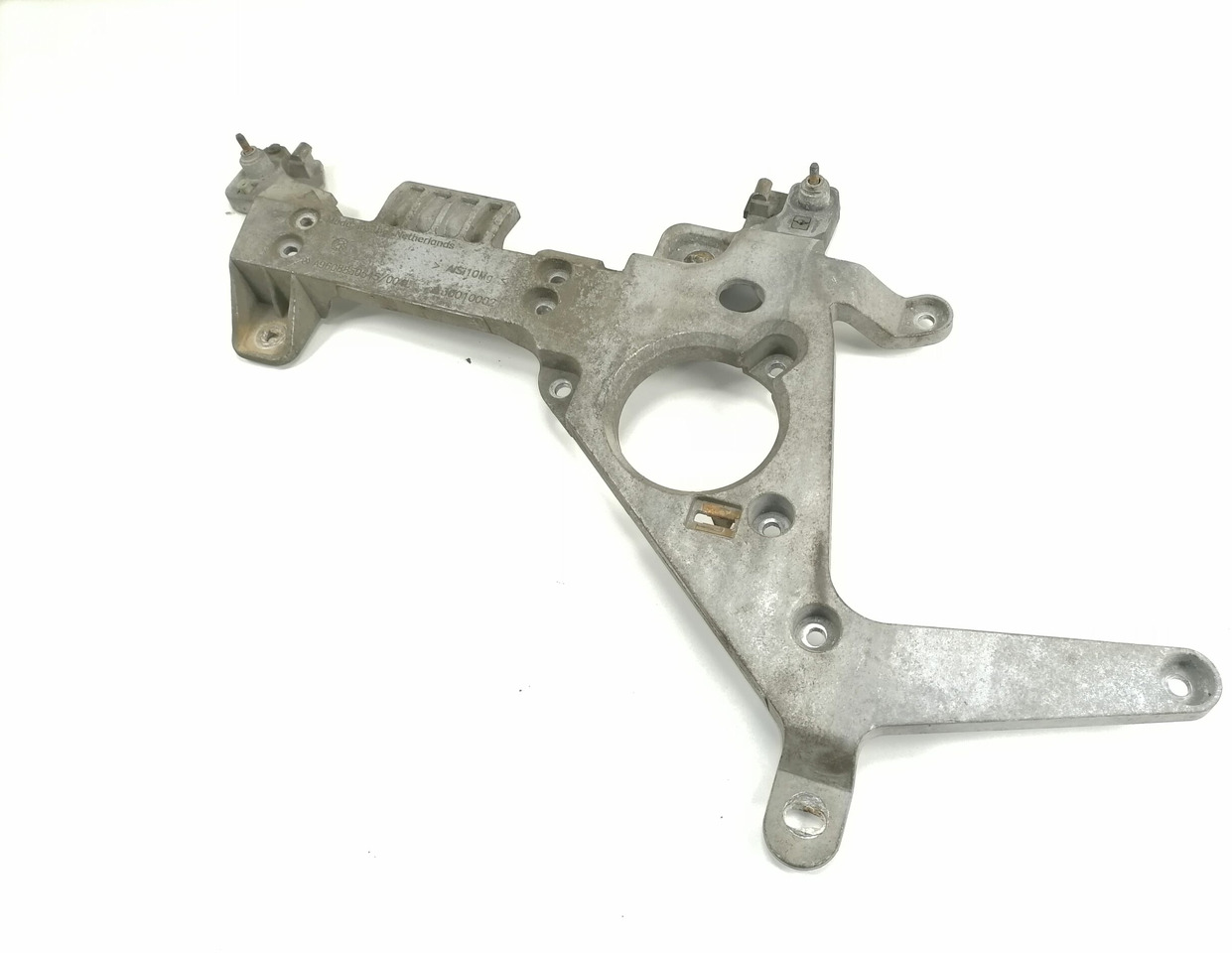 Mercedes-Benz Bracket A9608850545 - מסגרת/ שלדה עבור משאית: תמונה 1 Mercedes-Benz Bracket A9608850545 - מסגרת/ שלדה עבור משאית: תמונה 1