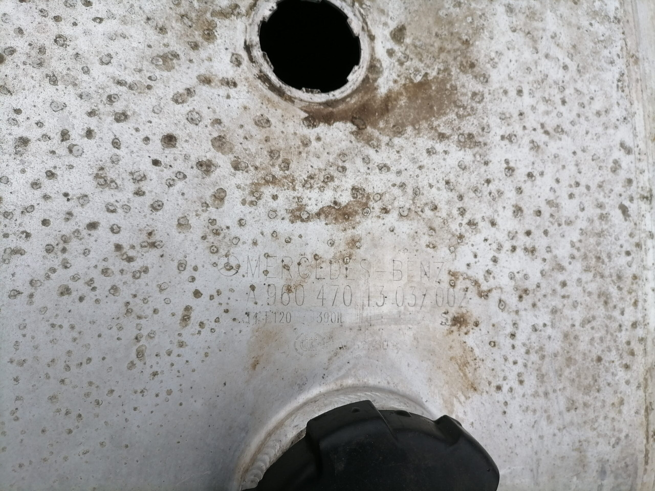 Mercedes-Benz Kütusepaak 390L A9604701303 - מכל דלק עבור משאית: תמונה 5 Mercedes-Benz Kütusepaak 390L A9604701303 - מכל דלק עבור משאית: תמונה 5