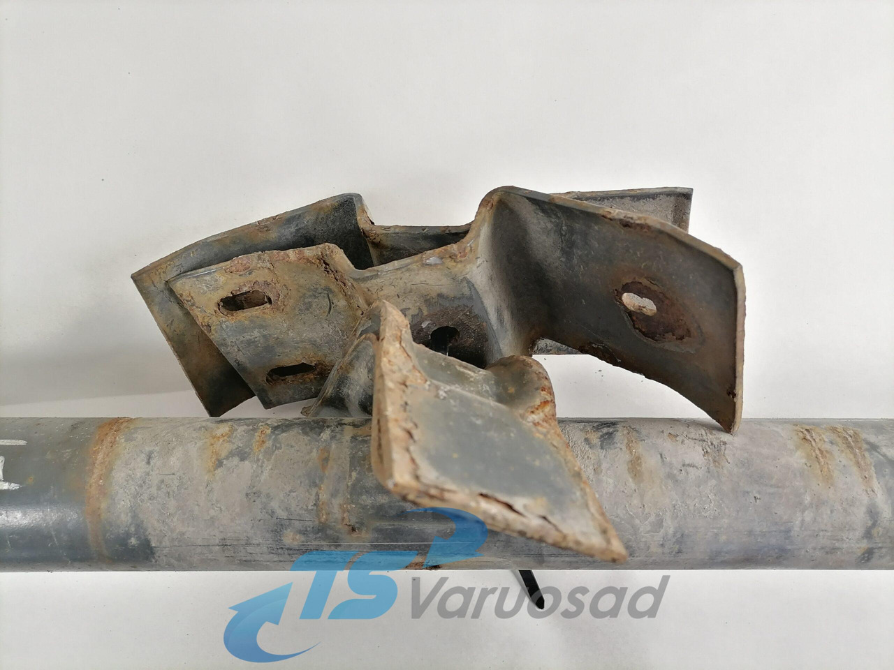 Mercedes-Benz Mudguard bracket A9305203133 - חלק אוניברסלי עבור משאית: תמונה 4 Mercedes-Benz Mudguard bracket A9305203133 - חלק אוניברסלי עבור משאית: תמונה 4