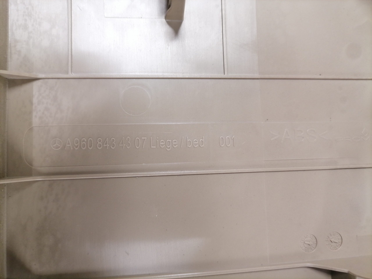 Mercedes-Benz Salongi plastik A9608434307 - חלק אוניברסלי עבור משאית: תמונה 3 Mercedes-Benz Salongi plastik A9608434307 - חלק אוניברסלי עבור משאית: תמונה 3