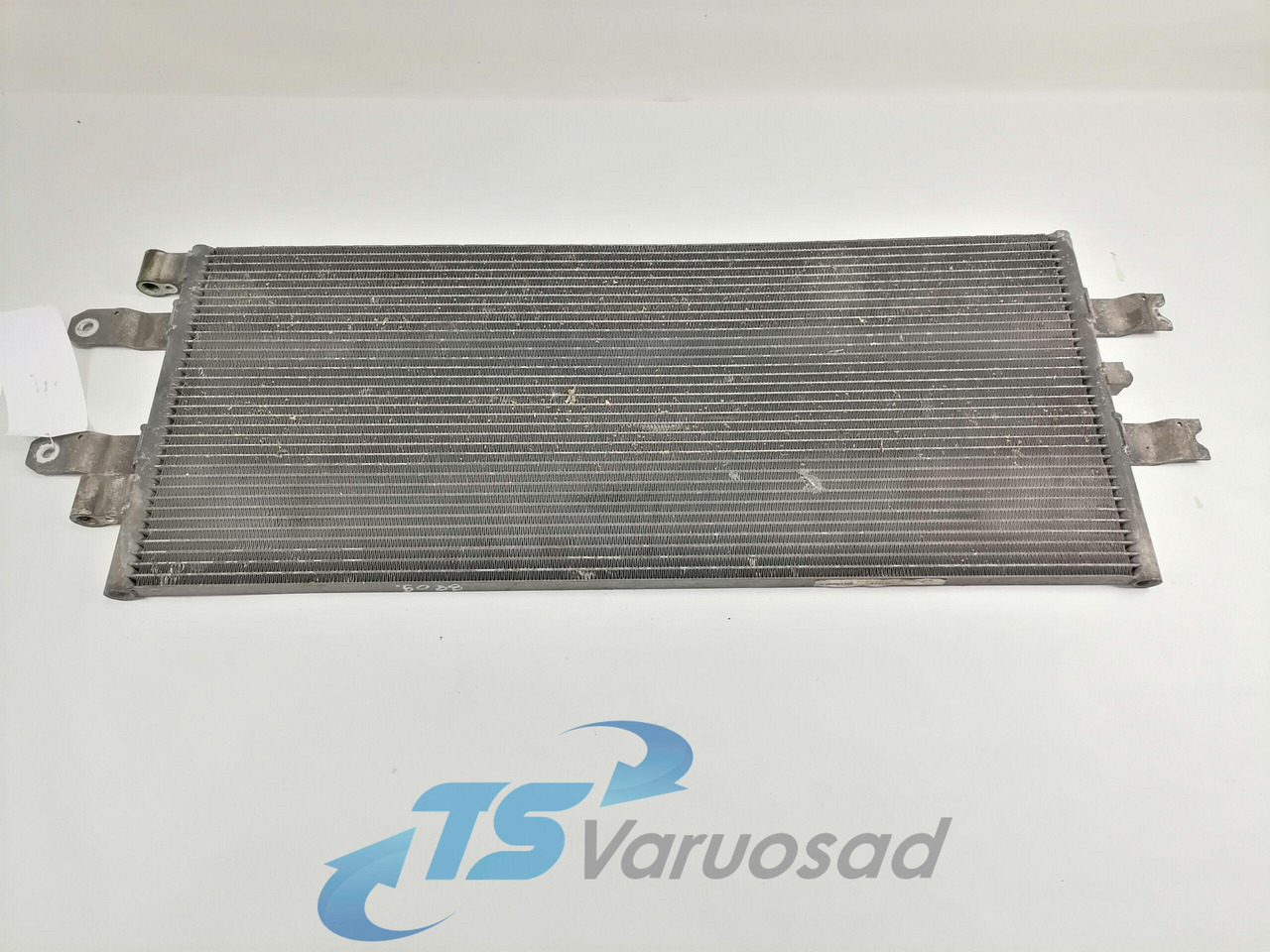 Scania A/C radiator 1921284 - חימום/ אוורור עבור משאית: תמונה 2 Scania A/C radiator 1921284 - חימום/ אוורור עבור משאית: תמונה 2