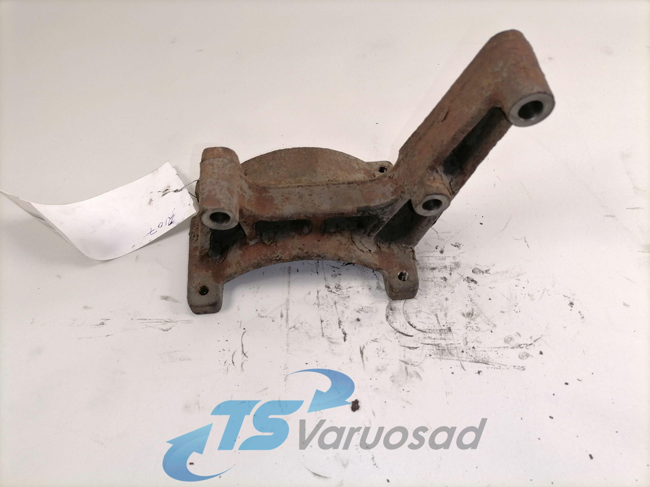Scania Air conditioning compressor carrier 1400790 - חימום/ אוורור עבור משאית: תמונה 3 Scania Air conditioning compressor carrier 1400790 - חימום/ אוורור עבור משאית: תמונה 3